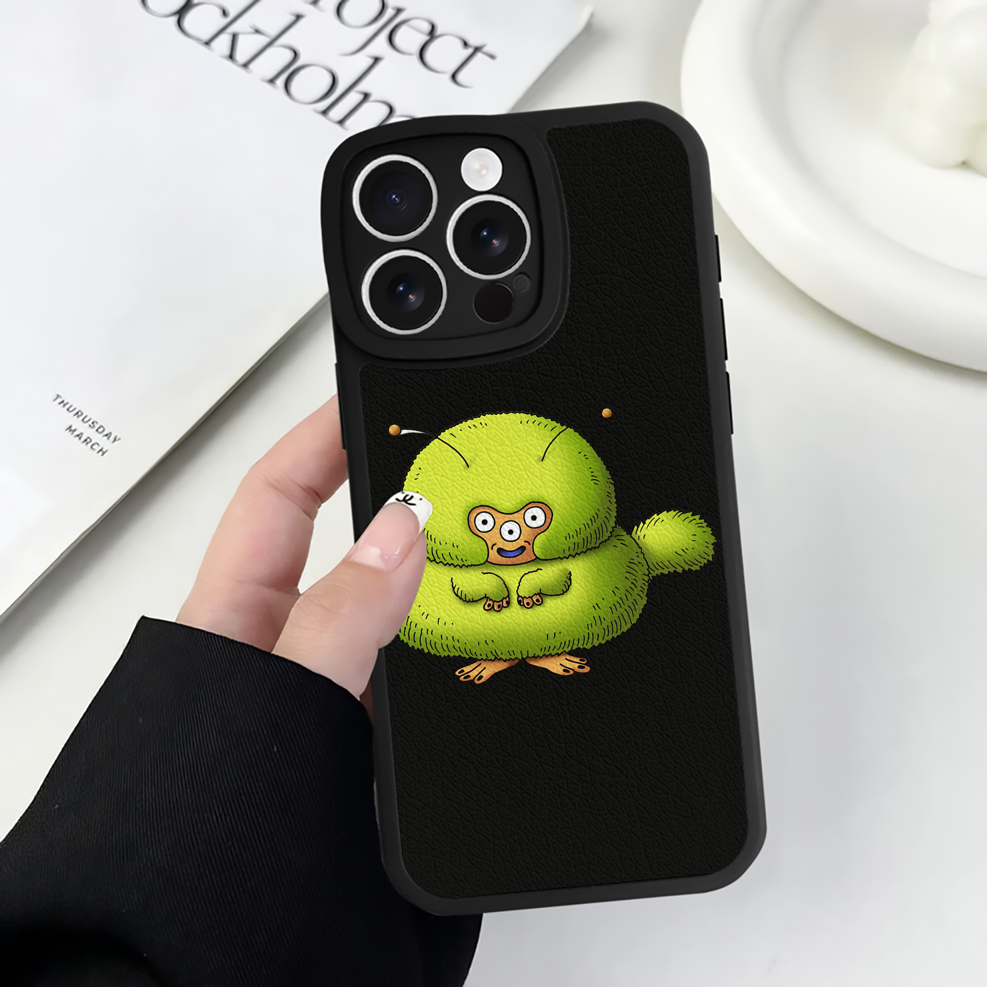 （画像用） ドラゴンクエスト Doragon Kuesuto Dragon Quest 【iPhone 16シリーズ対応】シリコンスマホケース（レザー調） 材質：シリコン